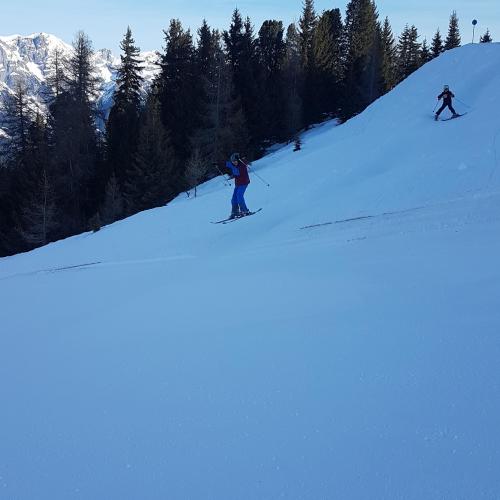 Kinder beim Skifahren 2 